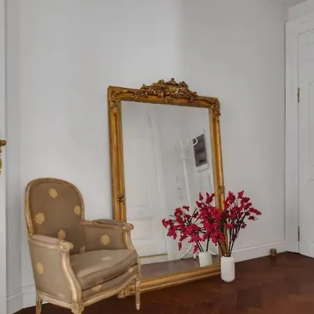 Luxury In Center Town! Appartamento
