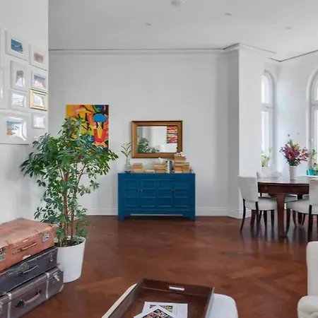 Apartment Luxury In Center Town! *