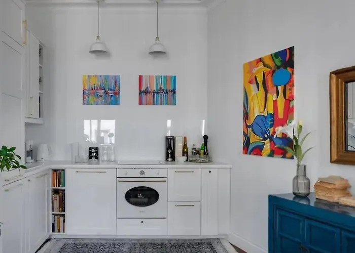 Luxury In Center Town! *