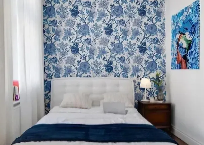 Luxury In Center Town! Apartment *