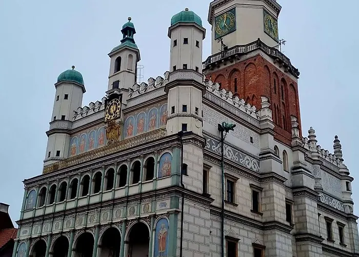 Luxury In Center Town! Poznaň